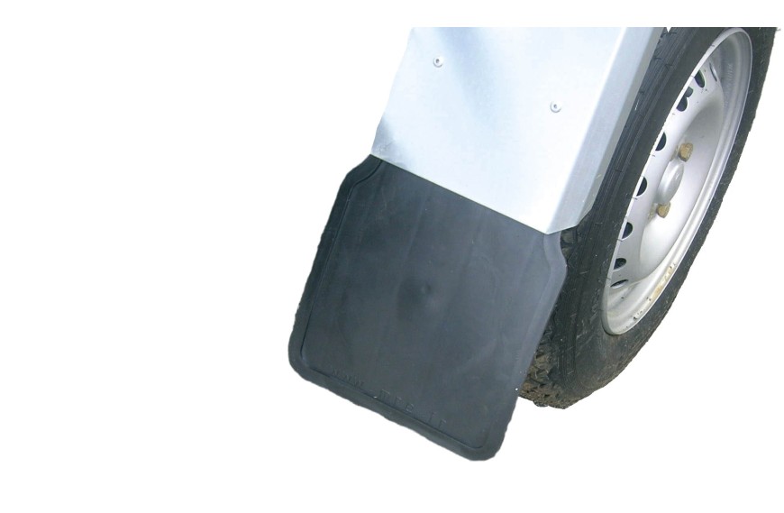 bavette pour remorque noire en caoutchouc 20 x 23 cm
