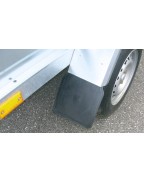 bavette pour remorque noire en caoutchouc 20 x 23 cm