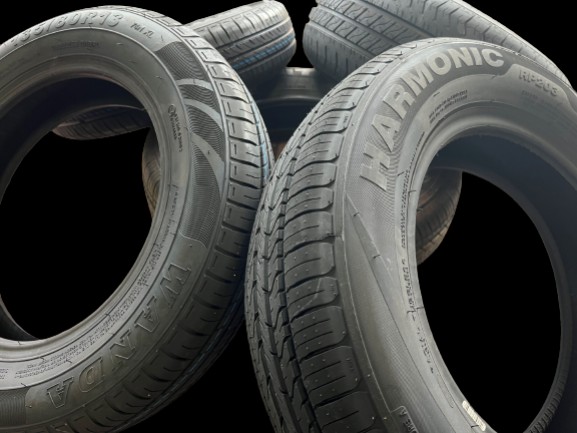 Les caractéristiques des pneus, jantes et roues complètes pour remorques.